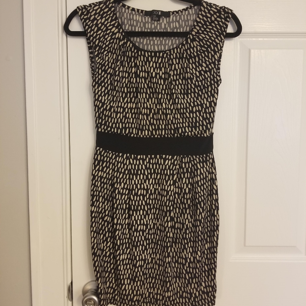 Sz Sm stretch patterned dress